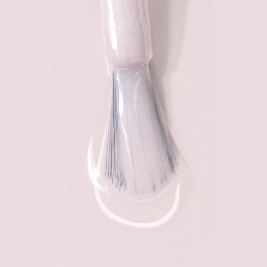 Pinsel mit Bio Sculpture Lavender Base – glättende Nagelpflege mit Lavendelöl.