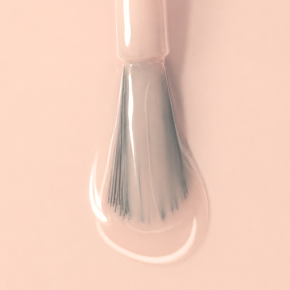 Pinsel mit Bio Sculpture Seaweed Calcium Base – glättende Pflegebase mit Meeresalgenextrakt für brüc